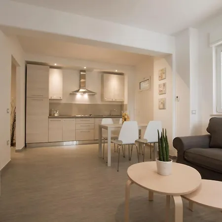 Excelsior - Via Pertini * Piombino